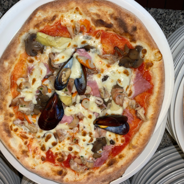 Pizza ai Frutti di Mare: un assaggio di Mare sulla pizza!